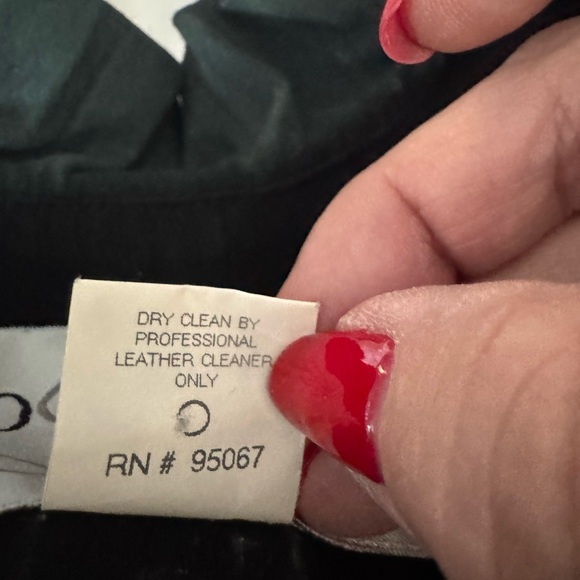 Oscar de la Renta Classic Black Women's suit - Picture 2 of 5